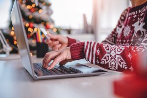 How your employees can save money on their Christmas shopping!